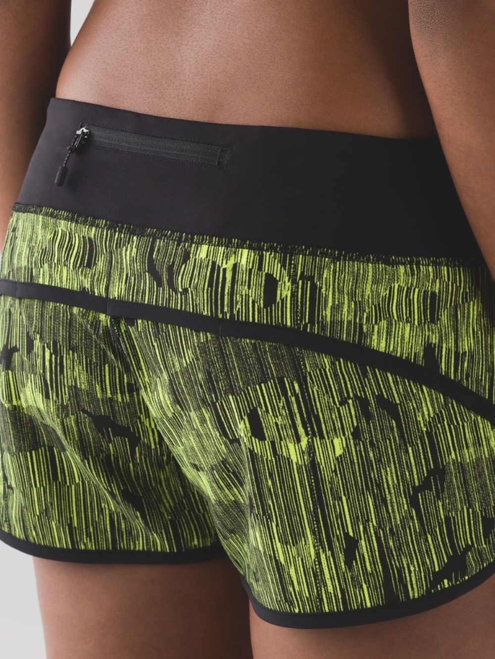 Lululemon Speed Up Short | Down Pour Lime Light/Black | Size 6